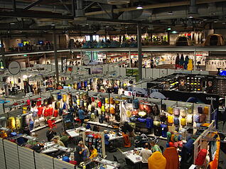 Insgesamt 29 Leserinnen und Leser erkundeten die erweiterte Zentrale von Intersport in Heilbronn.