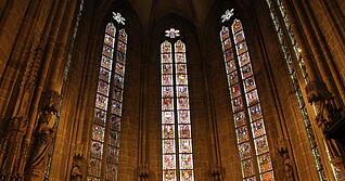 Die Chorfenster der Ritterstiftskirche St. Peter in Bad Wimpfen wurden für 30.000 Euro saniert.