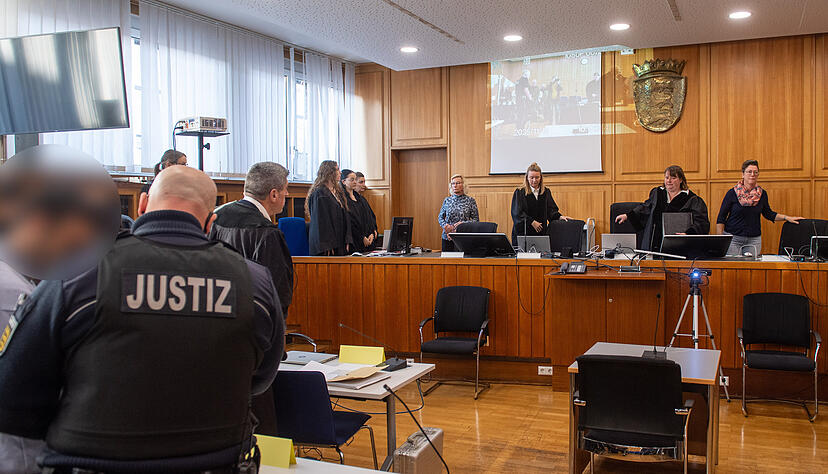 Der Verhandlung gegen vier mutma&szlig;liche Polizeitrickbetr&uuml;ger wurde am Freitag wegen Stromausfalls im Heilbronner Landgericht vorzeitig unterbrochen.