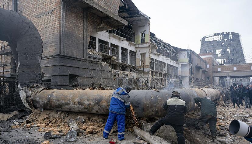 Die EU will die Ukraine beim Wiederaufbau von Infrastruktur unterst&uuml;tzen. (Archivbild)