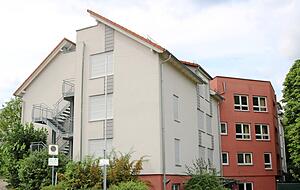 Mehr als 100 Fl&uuml;chtlingen bietet das ehemalige Seniorenheim an der Adresse "Im L&ouml;wengarten 8" in Pfedelbach Platz, das im Herbst erstmals belegt werden soll.