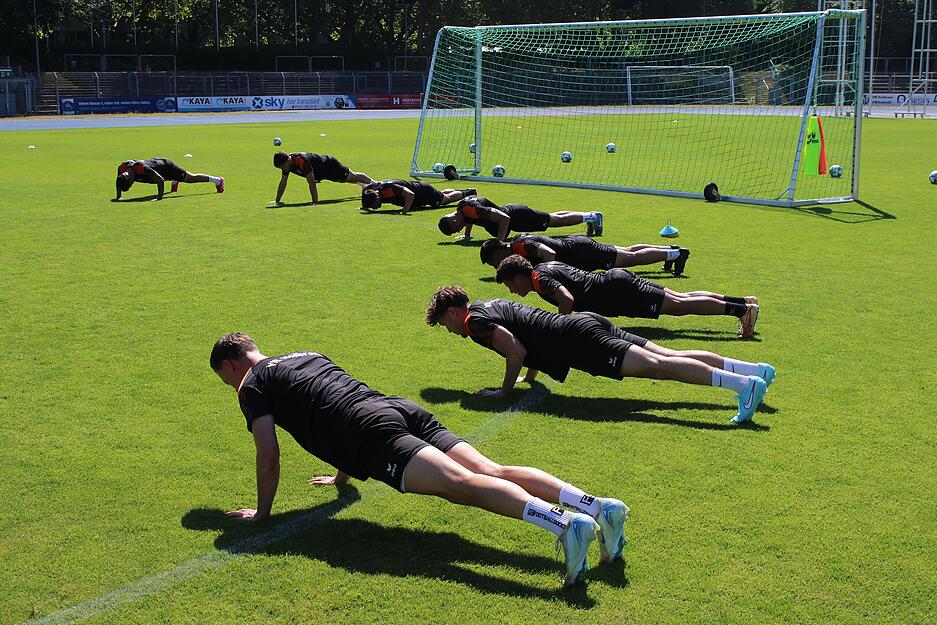 Trainingsstart des VfR Heilbronn zur Vorbereitung auf die Fußball-Verbandsliga.
