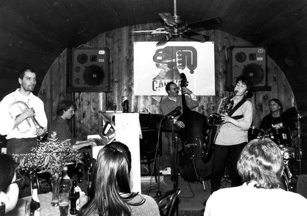 27.12.1991. Jam-Session par excellence - das letzte Konzert im Clublokal des Cave 61 in der Heilbronner Kaiserstraße. 27.12.1991. Jam-Session par excellence - das letzte Konzert im Clublokal des Cave 61 in der Heilbronner Kaiserstraße.