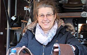 Anette Hirschberg stellt manche Stücke, wie diese Satteltaschen, selbst her. Anette Hirschberg stellt manche Stücke, wie diese Satteltaschen, selbst her.