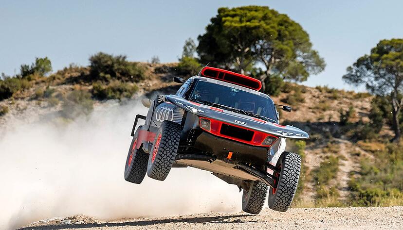 Im Juli hat Audi den neuen RS Q E-Tron E2 im spanischen Saragossa bereits ausgiebig getestet. Weitere Erprobungen folgen, im Januar steht die Rallye Dakar an.
Foto: Audi