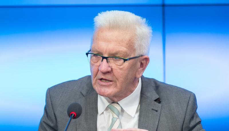 Winfried Kretschmann (Bündnis 90/Die Grünen), Ministerpräsident von Baden-Württemberg. Winfried Kretschmann (Bündnis 90/Die Grünen), Ministerpräsident von Baden-Württemberg.