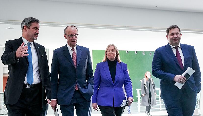 Zufriedene Gesichter nach langer Nachtsitzung: Die Koalition einigt sich bei mehreren Streitthemen.