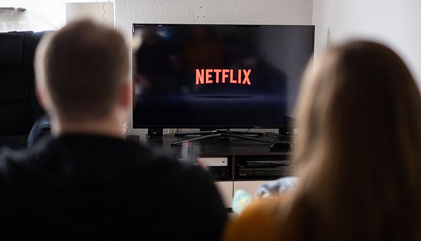 Das Landgericht Köln hat entschieden, dass Netflix einem Kunden, der gegen Preiserhöhungen geklagt hatte, fast 200 Euro zurückzahlen muss. Das Landgericht Köln hat entschieden, dass Netflix einem Kunden, der gegen Preiserhöhungen geklagt hatte, fast 200 Euro zurückzahlen muss.