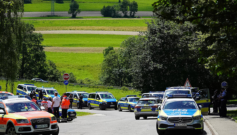 In Albstadt im Zollernalbkreis kam es am Sonntag, 14. Juli, zu einem Großeinsatz der Polizei. Es gab Tote und Verletzte.