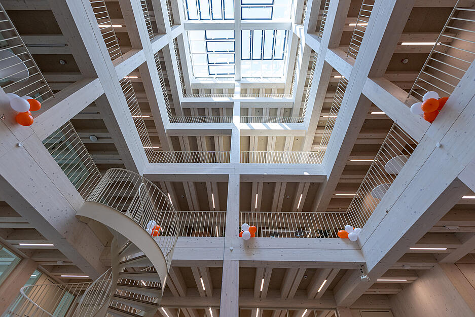 Das Gebäude wurde unter anderem aus 1500 Kubikmetern Holz errichtet.
