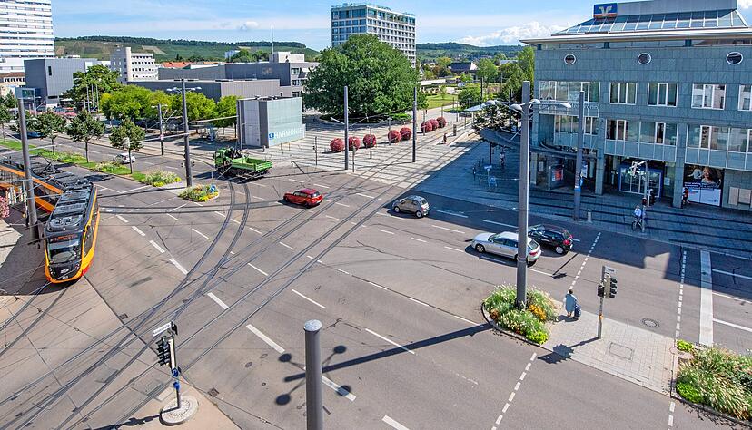 Ort ohne Namen, vielleicht bald Theodor-Heuss-Platz: Die Kreuzung Allee und Kaiserstra&szlig;e k&ouml;nnte zu Ehren des ersten Bundespr&auml;sidenten benannt werden.
Foto: Berger