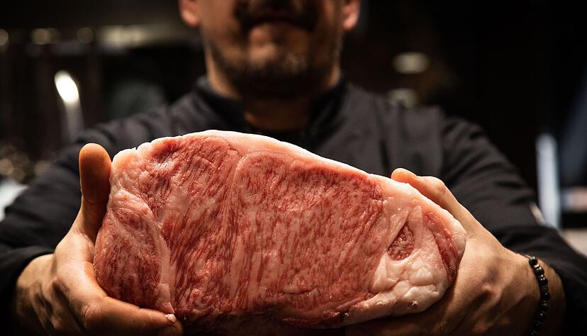 Die gleichm&auml;&szlig;ige Marmorierung ist ein Markenzeichen f&uuml;r Wagyu Beef.