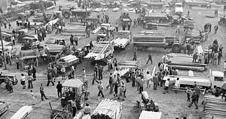 Seit Urzeiten ein Anlaufpunkt: Der Ilsfelder Holzmarkt, hier in einer Aufnahme von 1974, ist längst zu einem beliebten Volksfest angewachsen. Seit Urzeiten ein Anlaufpunkt: Der Ilsfelder Holzmarkt, hier in einer Aufnahme von 1974, ist längst zu einem beliebten Volksfest angewachsen.