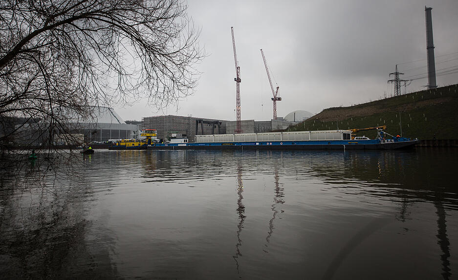 Fünfter Castor-Transport auf dem Neckar Fünfter Castor-Transport auf dem Neckar