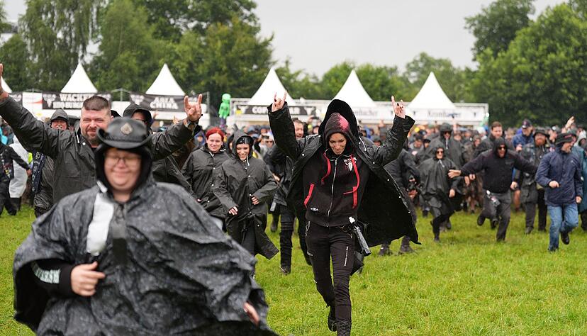 Das Wacken Open Air nimmt Fahrt auf. Das Wacken Open Air nimmt Fahrt auf.