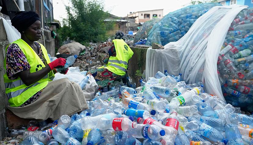 Die Studie kontriert sich auf die negativen Gesundheitsbelastungen im Zuge des Plastik-Lebenszyklus - es gibt aber auch positive Aspekte. (Archivbild)
