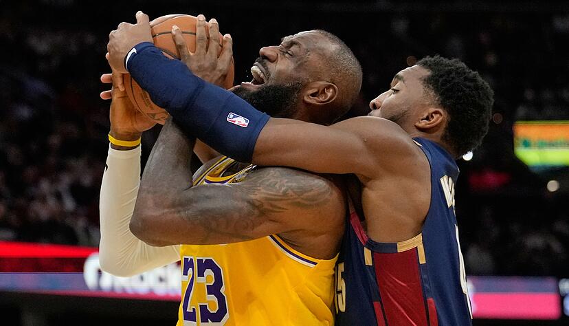 LeBron James (links) wird in Cleveland gefeiert, geschenkt wird ihm nichts.