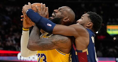 LeBron James (links) wird in Cleveland gefeiert, geschenkt wird ihm nichts.