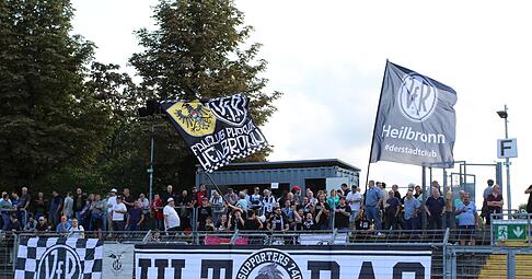 Für den neuen Sportdirektor Alexander Thomas gilt es jetzt auch, das Vertrauen vieler Fans in ihren VfR Heilbronn zurückzugewinnen. Für den neuen Sportdirektor Alexander Thomas gilt es jetzt auch, das Vertrauen vieler Fans in ihren VfR Heilbronn zurückzugewinnen.