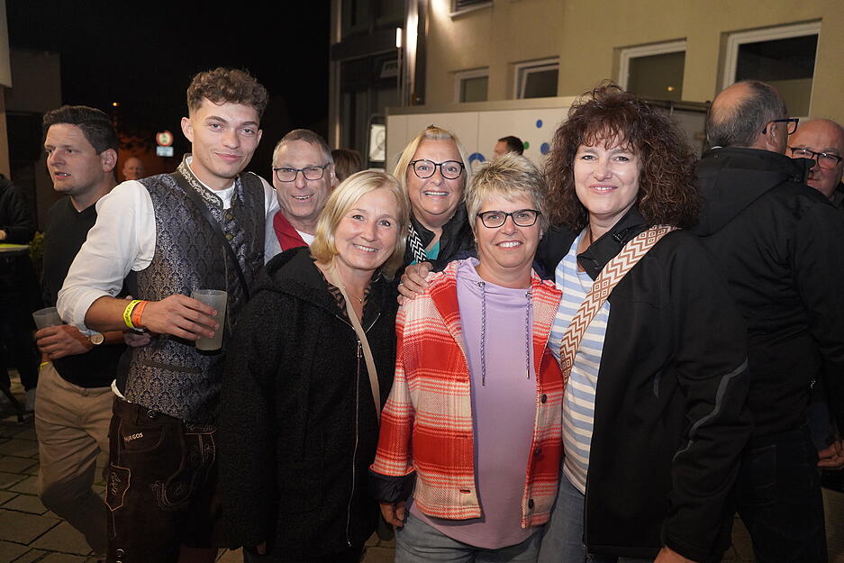Gute Stimmung bei der Lokalnacht in Neuenstein