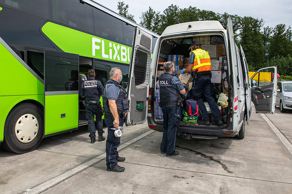 Großkontrolle der Autobahnpolizei "zur Bekämpfung und Kenntnisgewinnung im Bereich Drogenfahndung und Urkundenfälschung
