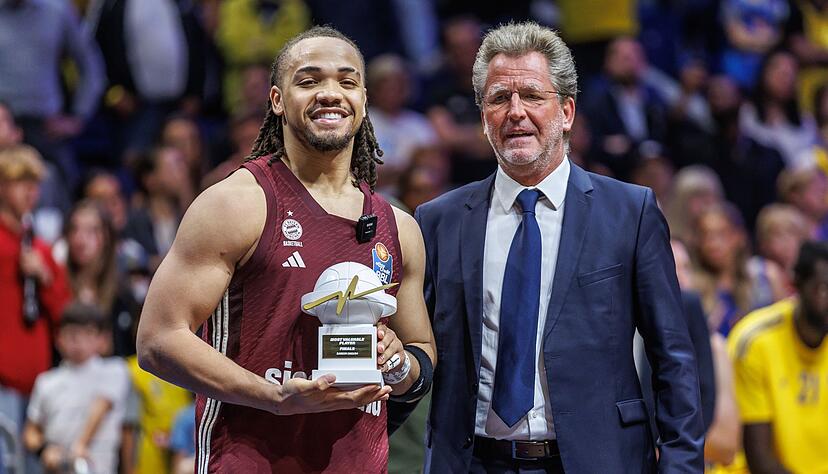 BBL-Gesch&auml;ftsf&uuml;hrer Stefan Holz (r) verteidigt die Liga mit 17 Clubs.