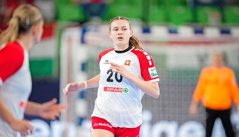 Alessia Riner, hier in Diensten der Schweizer Nationalmannschaft bei der Europameisterschaft 2022 im slowenischen Ljubljana, soll das Neckarsulmer Angriffsspiel in der nächsten Saison auf Linksaußen bereichern.