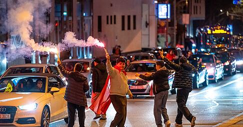 Die t&uuml;rkischen Fans in Heilbronn feiern eine gro&szlig;e WM-Party. Und lassen doch ein Teilen ein ungutes Gef&uuml;hl zur&uuml;ck.