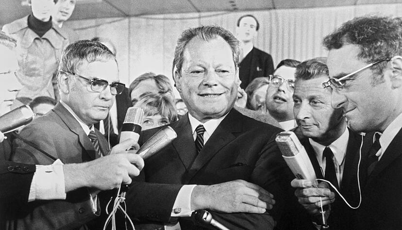 Willy Brandt stellte 1969 in seiner ersten Regierungserkl&auml;rung die Absenkung des Vollj&auml;hrigkeitsalters in Aussicht. (Archivbild)