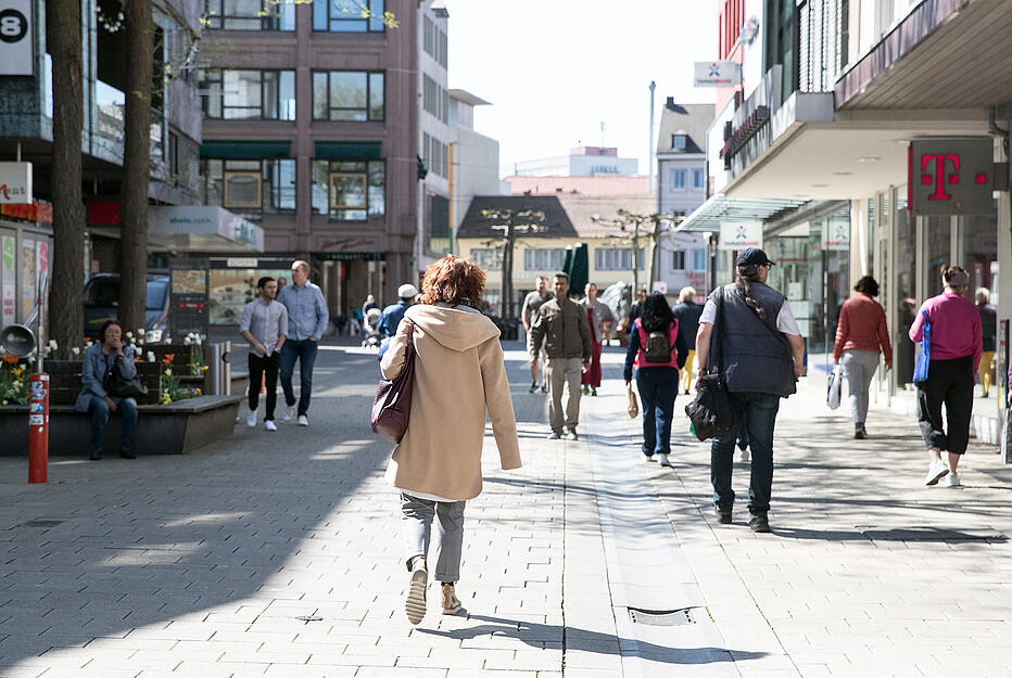 Erste Geschäfte öffnen wieder Erste Geschäfte öffnen wieder