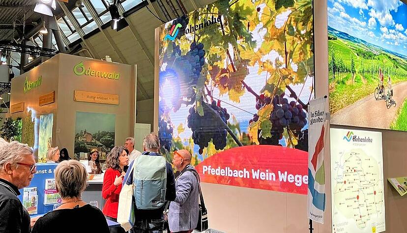 Bei der CMT 2025 hatten die Ferienregionen im Norden noch ihre eigenen Stände. Hohenlohe war mit dem neuen Süd-Slogan schon am weitesten, der in Halle 6 ansonsten nur sporadisch sichtbar war. Bei der CMT 2025 hatten die Ferienregionen im Norden noch ihre eigenen Stände. Hohenlohe war mit dem neuen Süd-Slogan schon am weitesten, der in Halle 6 ansonsten nur sporadisch sichtbar war.
