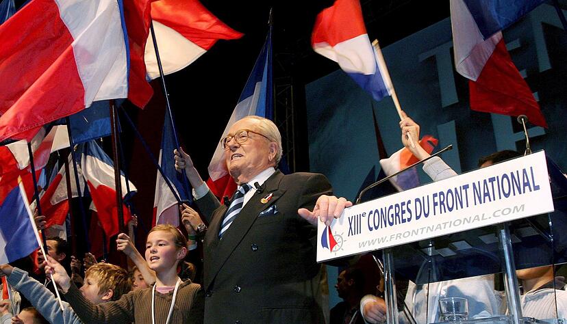 Le Pen machte die Partei Front National zur politisch bedeutsamen Kraft. (Archivbild)