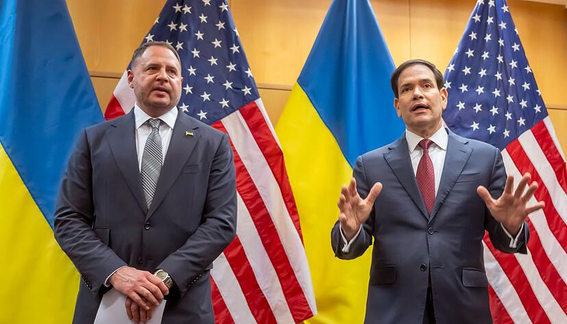 Marco Rubio (r) und Andrij Jermak &auml;u&szlig;erten sich am Rande der Gespr&auml;che in Genf vergleichsweise positiv.