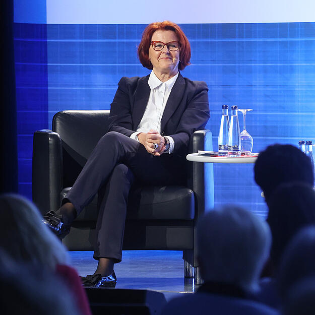 Moderatorin Iris Baars-Werner. Moderatorin Iris Baars-Werner.