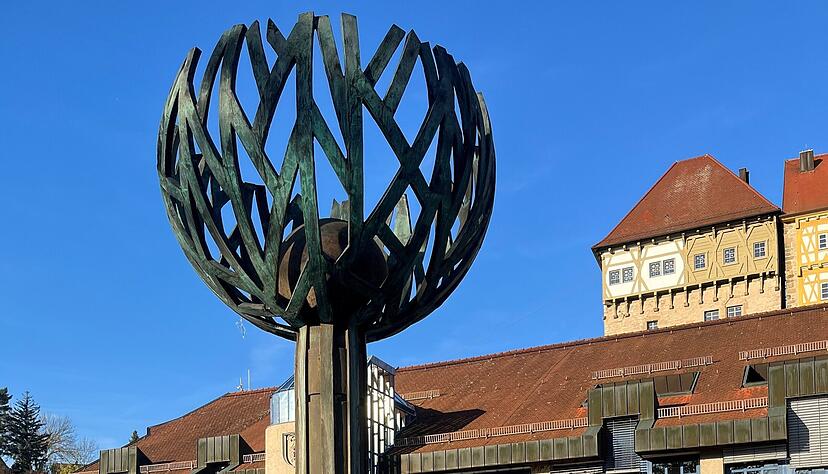 Zwei Wahllolkale und die beiden Briefwahlbezirke befinden sich im Rathaus. Zwei Wahllolkale und die beiden Briefwahlbezirke befinden sich im Rathaus.