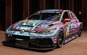 Technisch und optisch auff&auml;llig ist der von Max Kruse Racing eingesetzte und von Heiko Hammel pilotierte VW Golf GTI Clubsport 24h.