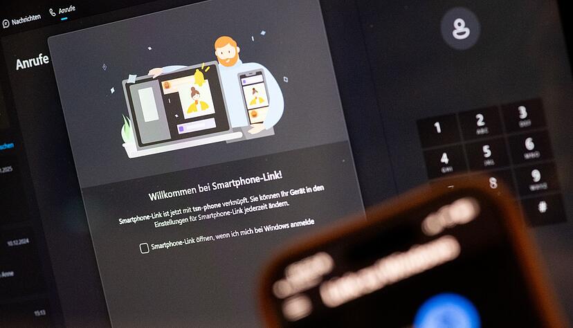 Das iPhone spricht mit dem PC? Kein Problem mit dem Smartphone Link - einer App für Windows und iOS. Das iPhone spricht mit dem PC? Kein Problem mit dem Smartphone Link - einer App für Windows und iOS.