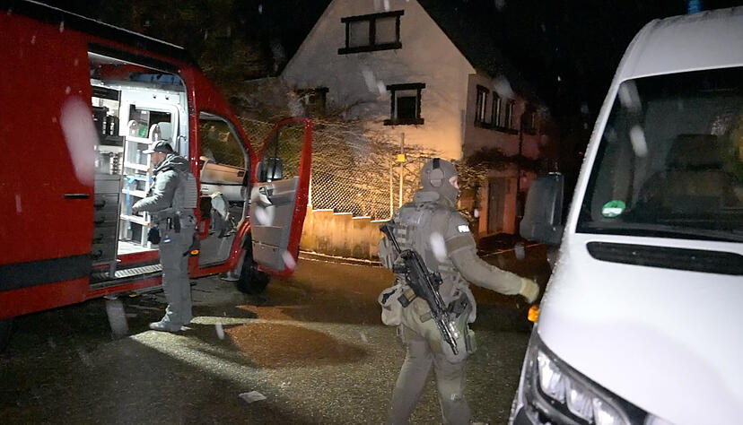 Bei einer Zwangsr&auml;umung bei einem Mitglied der sogenannten Reichsb&uuml;rger-Szene sind in Horb am Neckar (Landkreis Freudenstadt) keine gef&auml;hrlichen Gegenst&auml;nde gefunden worden.