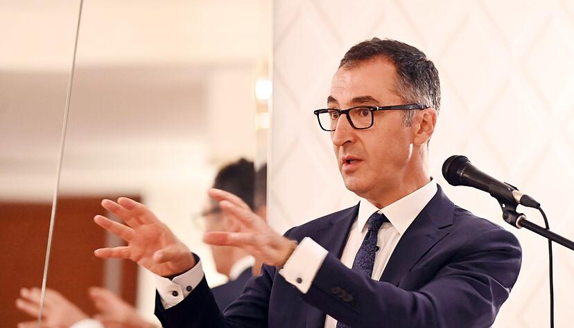 Bundeslandwirtschaftsminister Cem Özdemir (Bündnis 90/Die Grünen) spricht.