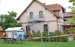 Bevor die neue Kita gebaut wurde wurde, stand die Pusteblume als Solit&auml;r in der Schulstra&szlig;e. 1903 wurde sie als Kleinkinderschule gebaut.