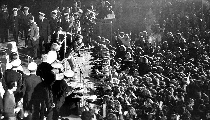 Beim Konzert kommt es zu Ausschreitungen zwischen Fans, Ordnern und Polizei. (Archivbild) Beim Konzert kommt es zu Ausschreitungen zwischen Fans, Ordnern und Polizei. (Archivbild)