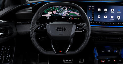 Innen kommen in einigen Audi-Modellen neue Lenkräder zum Einsatz. Zudem wurde die Bedienung auf den großen Bildschirmen weiter vereinfacht.
