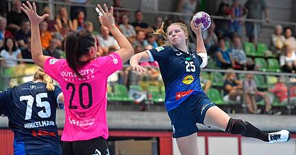 Mit acht Toren Neckarsulms Top-Torschützin im Hinspiel, mit 65 Treffern Neckarsulms Top-Torschützin in der Hinrunde: Nina Engel ist die Tor-Garantin der Sport-Union. Doch hinter ihrem Einsatz am Samstag steht noch ein Fragezeichen.
Foto: Mario Berger