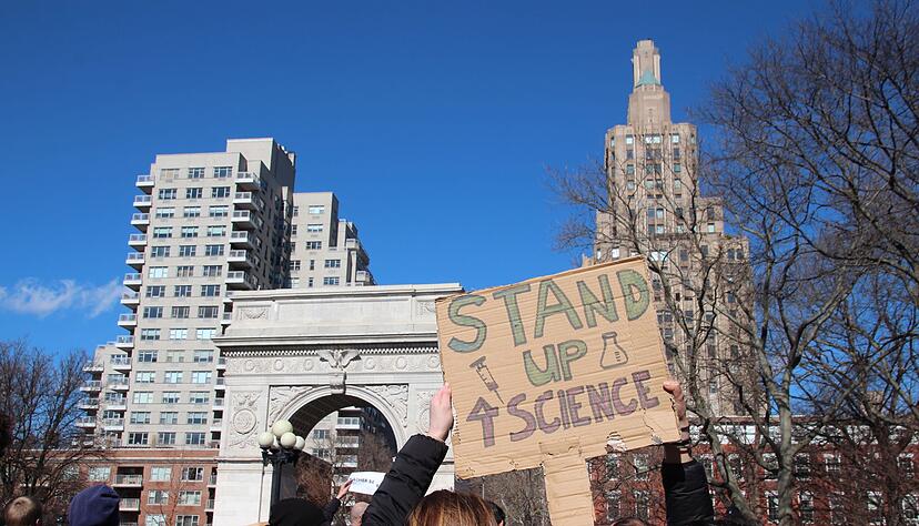 Demo von Wissenschaftlern gegen K&uuml;rzungen.