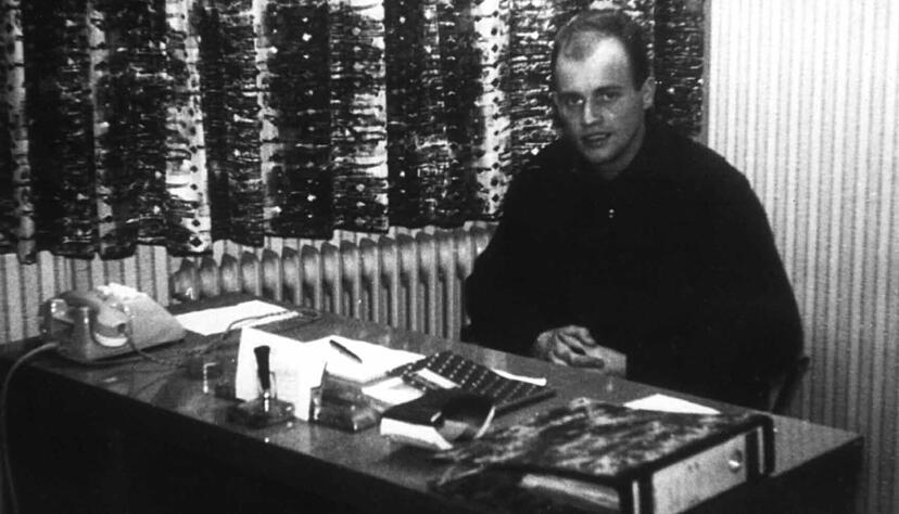 Ein Bild aus jungen Unternehmerjahren: Albert Berner an seinem ersten eigenen Schreibtisch.