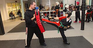 Falko Kreidl, hier im Training mit Tayland Boyaci, wurde vierfacher Weltmeister im Kickboxen.