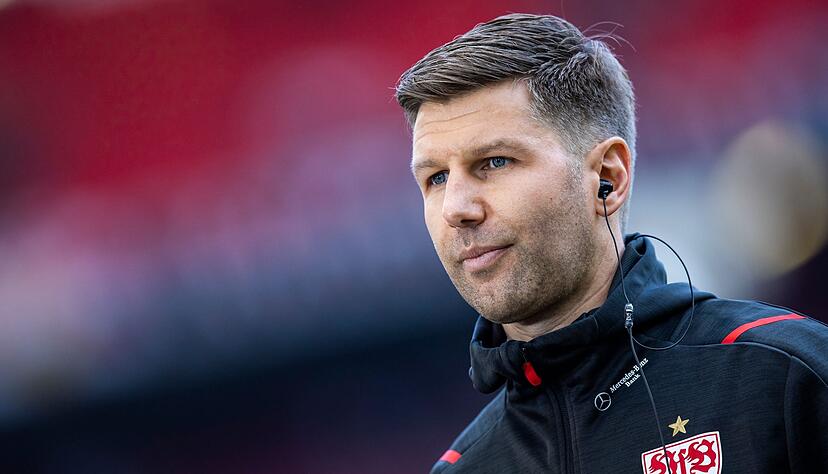 Thomas Hitzlsperger geht davon aus, dass sich sein Ex-Club VfB Stuttgart für die Königsklasse qualifiziert. Thomas Hitzlsperger geht davon aus, dass sich sein Ex-Club VfB Stuttgart für die Königsklasse qualifiziert.