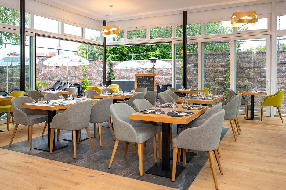 Im alten Bahnhofsgeb&auml;ude Kochendorf (bei der S-Bahn Haltestelle Kochendorf) hat ein Italiener er&ouml;ffnet.  Besondere Location. Restaurantportr&auml;t.