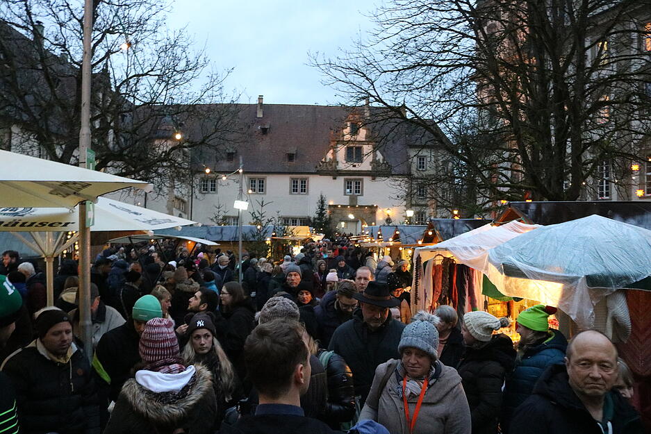 Am Wochenende findet der Weihnachtsmarkt in Schöntal statt. Am Wochenende findet der Weihnachtsmarkt in Schöntal statt.