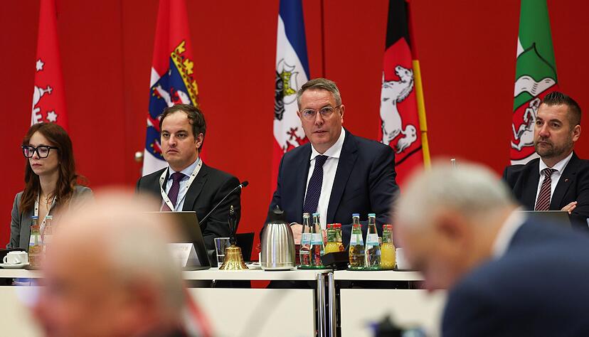 In dem Saal in der Rheingoldhalle tagte vor einigen Jahren in der Corona-Pandemie vorübergehend auch der rheinland-pfälzische Landtag. In dem Saal in der Rheingoldhalle tagte vor einigen Jahren in der Corona-Pandemie vorübergehend auch der rheinland-pfälzische Landtag.